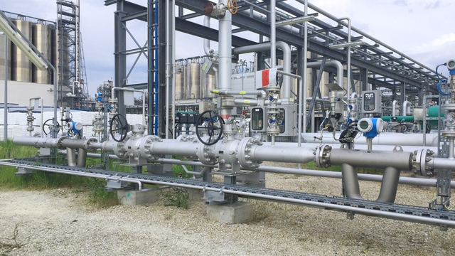 DosPromasscaudalímetros Q Coriolis de Endress+Hauser en una tubería