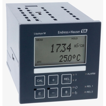 El Liquisys CLM223 es un transmisor de montaje en panel para la medición de la conductividad, la resistividad y la concentración.
