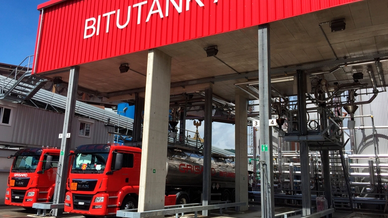 Imagen de una estación carga de asfalto de BITUTANK AG en Suiza