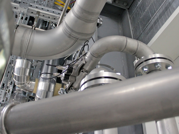 Imagen del ProlineProsonicFlow "clamp-on" en aplicaciones básicas